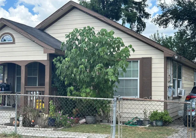3rd image of 6641 Avenue K, Houston, TX 77011 | MLS# 63328082