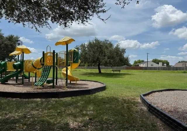 2nd image of 501 Valley Brook Dr, La Porte, TX 77571 | MLS# 61891676
