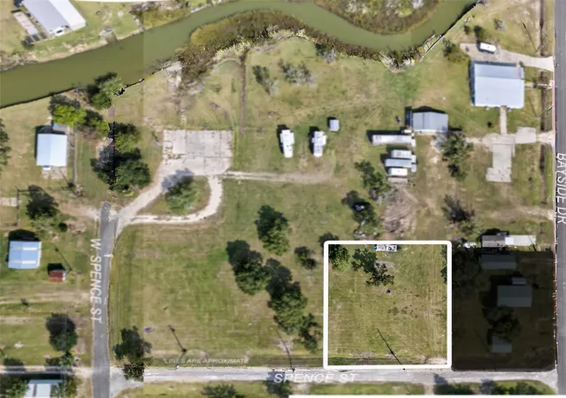 Homes for sale in Anahuac, TX | 202 Spence St, Anahuac, TX 77514 | MLS# 27627636