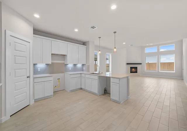 Photo 3 of Single family home for sale at 1731 Pecan Woods Ln, Conroe, TX 77301 | MLS# 51669366 | Listing updated on 2026-09-04