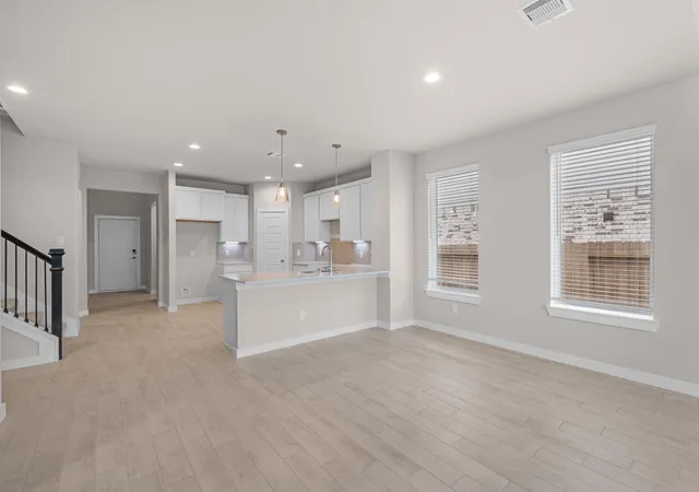 Photo 4 of Single family home for sale at 1731 Pecan Woods Ln, Conroe, TX 77301 | MLS# 51669366 | Listing updated on 2026-09-04