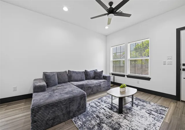 Photo 3 of Single family home for sale at 409 Winnie St, Houston, TX 77009 | MLS# 47038980 | Listing updated on 2026-09-20