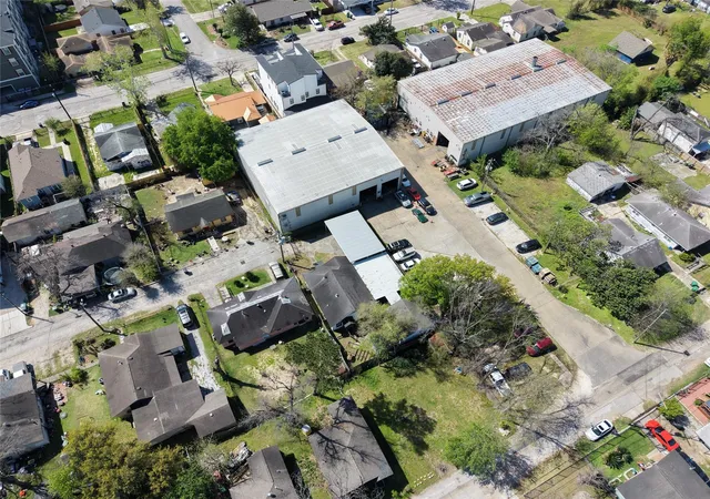32nd image of 212 Danna Ln, Houston, TX 77009 | MLS# 41114361