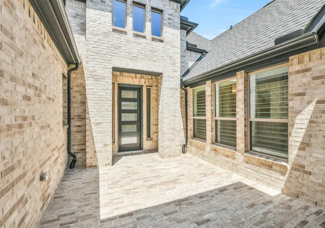 Photo 3 of Single family home for sale at 10106 Lehman Dr, Willis, TX 77318 | MLS# 50575930 | Listing updated on 2026-10-07