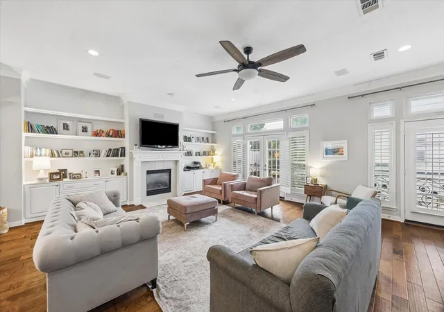 Photo 3 of Single family home for sale at 5217 Blossom St #C, Houston, TX 77007 | MLS# 41252987 | Listing updated on 2026-09-12
