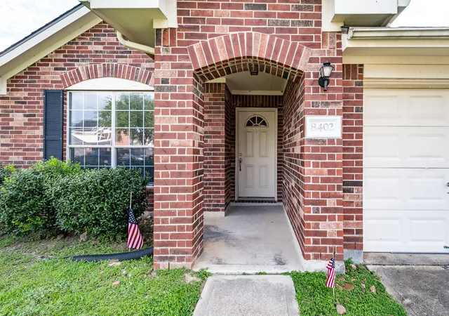 5th image of 8402 Coleus Ln, Baytown, TX 77521 | MLS# 53566512