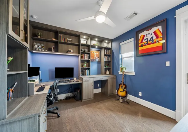 3rd image of 2913 Hicks St, Houston, TX 77007 | MLS# 84402582