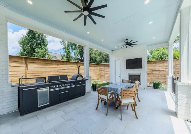 Photo 3 of Single family home for sale at 974 W 43rd Street, Houston, TX 77018 | MLS# 57817331 | Listing updated on 2026-07-17