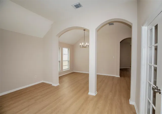 2nd image of 914 Cove Crest Trl, Fresno, TX 77545 | MLS# 83394039
