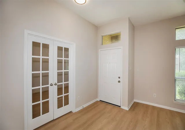 3rd image of 914 Cove Crest Trl, Fresno, TX 77545 | MLS# 83394039