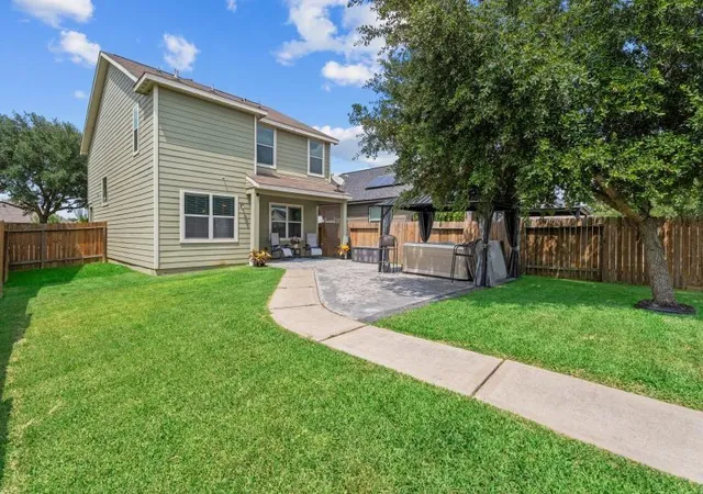 Photo 3 of Single family home for sale at 10884 S Lake Mist Ln, Willis, TX 77318 | MLS# 62876588 | Listing updated on 2026-08-27