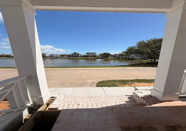 Photo 3 of Single family home for sale at 5 Westwind Rd, Galveston, TX 77554 | MLS# 42176692 | Listing updated on 2026-09-18