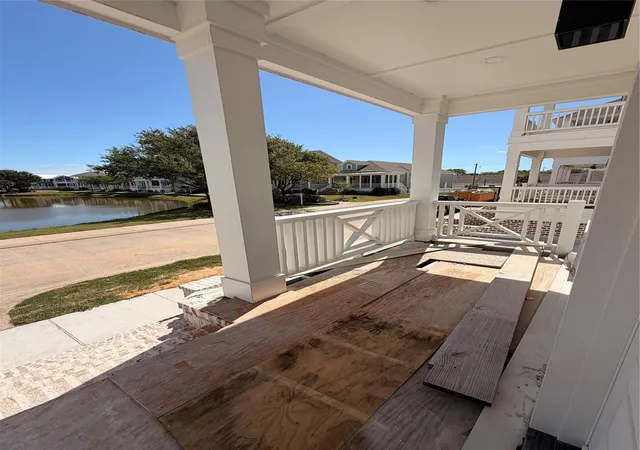 Photo 4 of Single family home for sale at 5 Westwind Rd, Galveston, TX 77554 | MLS# 42176692 | Listing updated on 2026-09-18