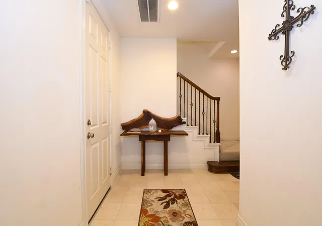 4th image of 9127 Harbor Hills Dr, Houston, TX 77054 | MLS# 49189677