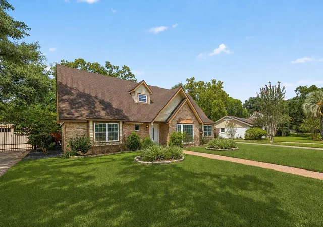 2nd image of 12514 Hazelwood Ln, Houston, TX 77077 | MLS# 56393199