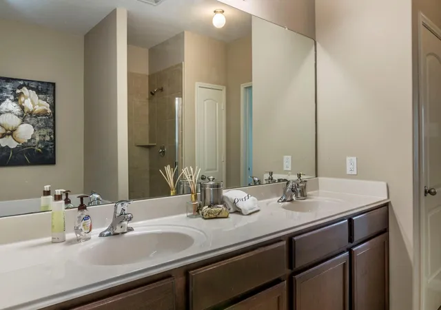 Photo 3 of Single family home for sale at 419 Turquoise Trade Dr, La Marque, TX 77568 | MLS# 80668833 | Listing updated on 2026-09-18