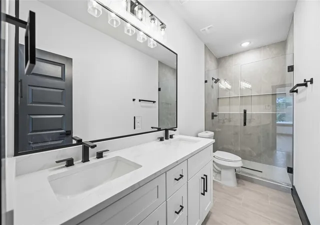 5th image of 4630 Edfield St, Houston, TX 77033
