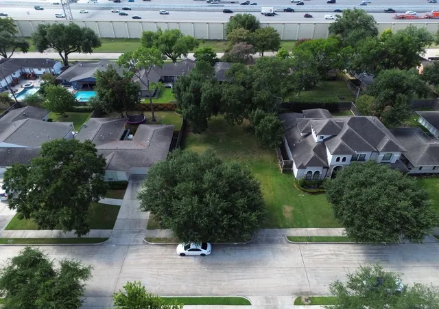Photo 1 of Land for sale at 5413 Pagewood Ln, Houston, TX 77056 | MLS# 61921173 | Listing updated on 2026-08-26