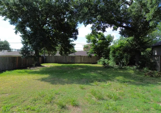 Photo 3 of Land for sale at 5413 Pagewood Ln, Houston, TX 77056 | MLS# 61921173 | Listing updated on 2026-08-26