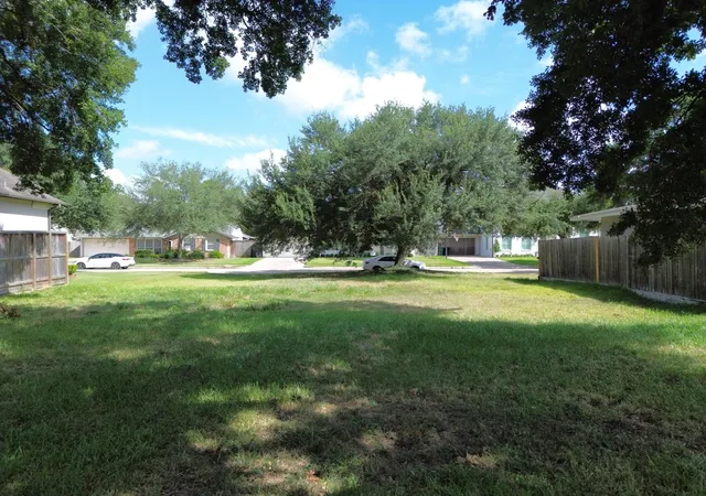 Photo 4 of Land for sale at 5413 Pagewood Ln, Houston, TX 77056 | MLS# 61921173 | Listing updated on 2026-08-26