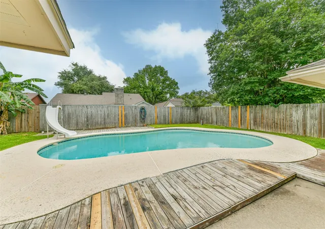 28th image of 2230 E Clare St, Deer Park, TX 77536 | MLS# 36657408