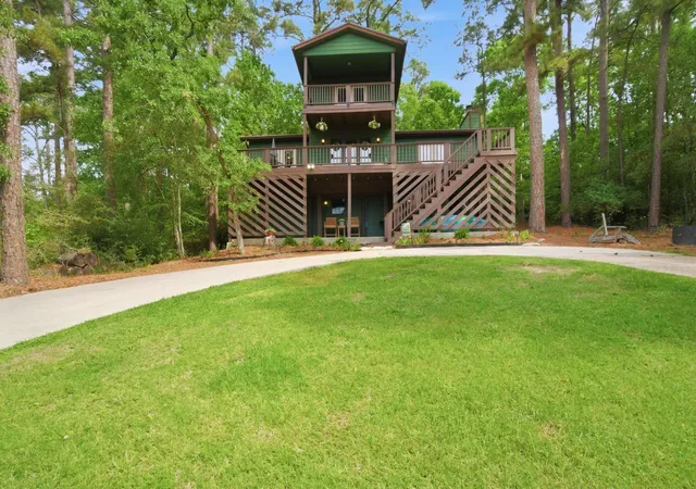 3rd image of 213 Lakefront Dr, Onalaska, TX 77360 | MLS# 23471215