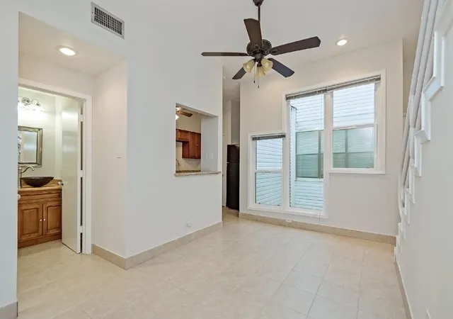 Photo 4 of Townhouse for sale at 204 Marshall St #4, Houston, TX 77006 | MLS# 89360451 | Listing updated on 2026-08-21