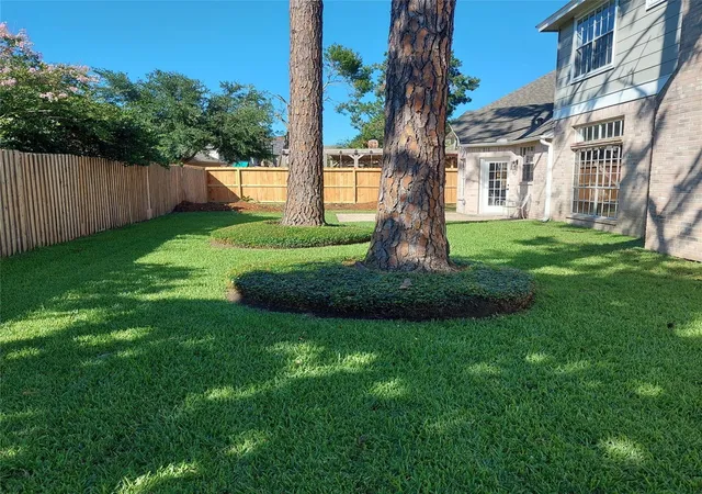 Photo 3 of Single family home for sale at 5523 Fragrant Cloud Dr, Houston, TX 77041 | MLS# 44824255 | Listing updated on 2026-09-09