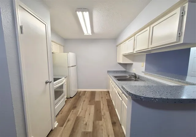 4th image of 10101 S Gessner Rd #416, Houston, TX 77071 | MLS# 80452357