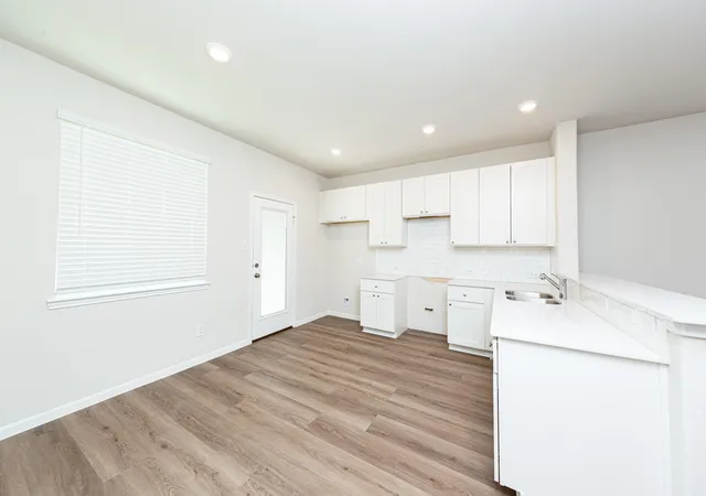 Photo 3 of Sale Pending at 15658 Coneflower Hills Dr, Houston, TX 77090 | MLS# 62950487 | Listing updated on 2026-09-21