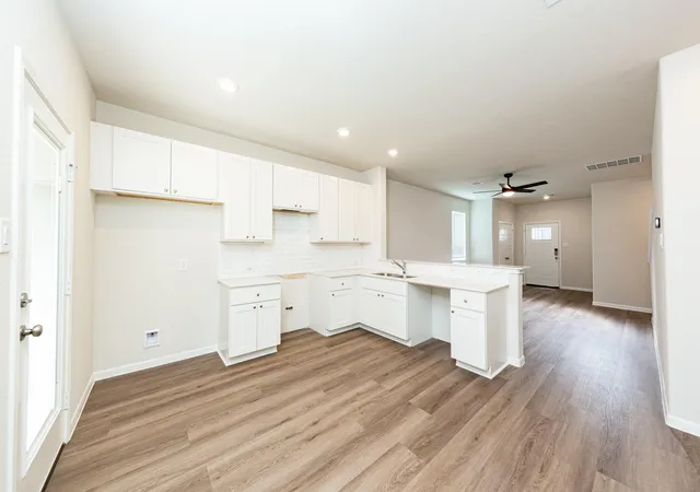 Photo 4 of Sale Pending at 15658 Coneflower Hills Dr, Houston, TX 77090 | MLS# 62950487 | Listing updated on 2026-09-21