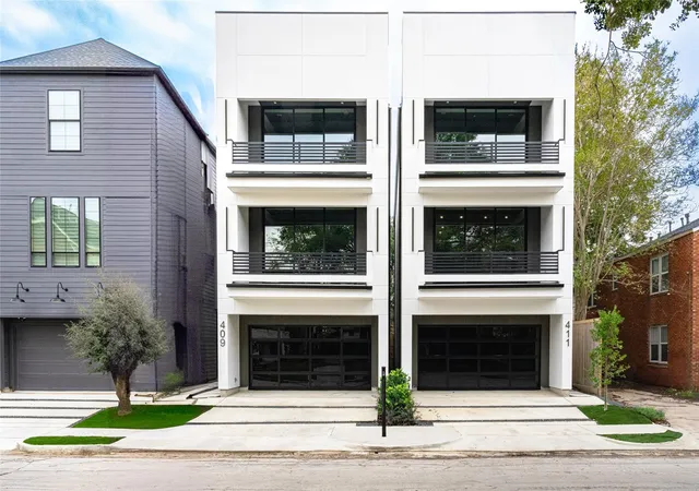 Photo 1 of Sale Pending at 411 W Saulnier St, Houston, TX 77019 | MLS# 87842682 | Listing updated on 2026-09-04