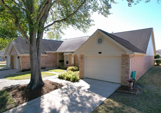 2nd image of 3011 Flower Field Ln, Pearland, TX 77584 | MLS# 24401509