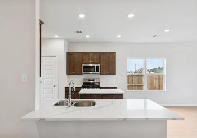 5th image of 6202 Majestic Palm Dr, Manvel, TX 77578 | MLS# 47792937