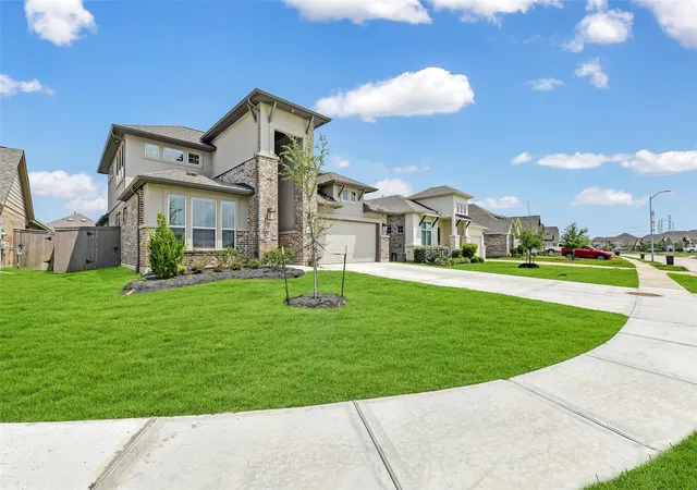 Photo 2 of Single family home for sale at 4905 Finns Landing St, League City, TX 77573 | MLS# 82687485 | Listing updated on 2026-09-17