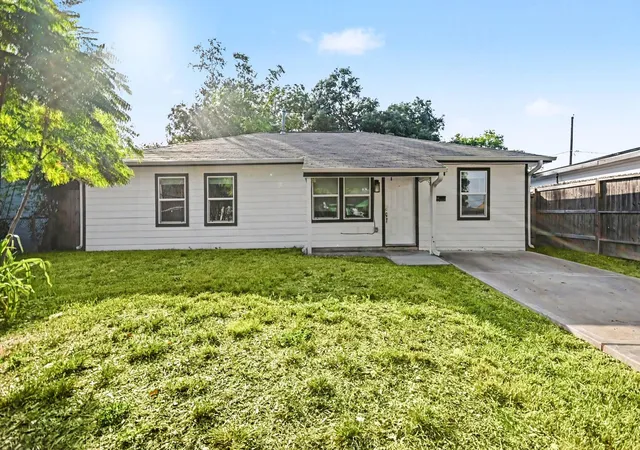 Photo 2 of Single family home for sale at 7346 Okinawa Rd, Houston, TX 77033 | MLS# 91228491 | Listing updated on 2026-08-28