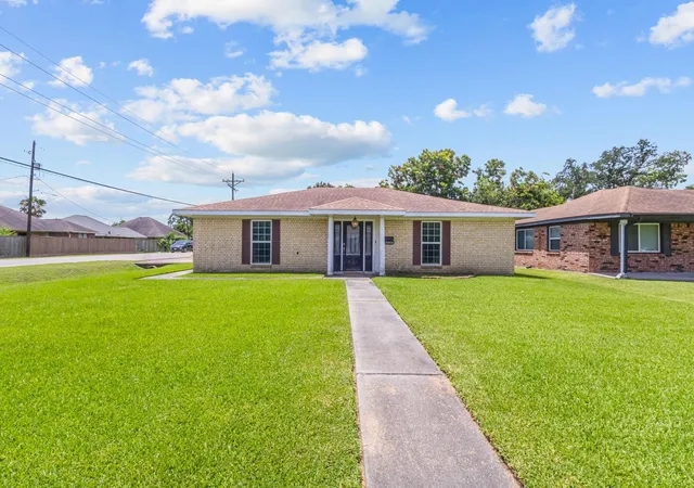 27th image of 2601 Rose Ave, Groves, TX 77619 | MLS# 41905009
