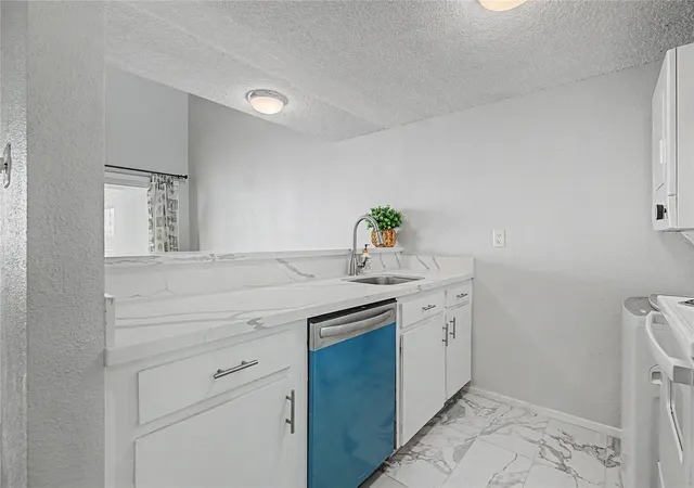 Photo 4 of Townhouse for sale at 325 Carolcrest Ln #3, Livingston, TX 77351 | MLS# 82687585 | Listing updated on 2026-07-29