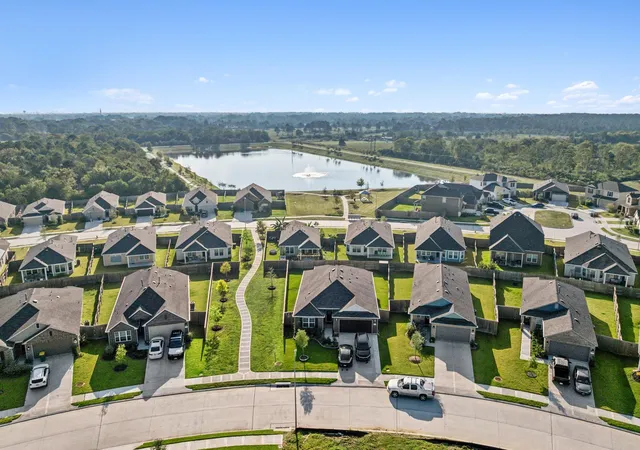 25th image of 1070 Garnet Star Dr, La Marque, TX 77568 | MLS# 52157608