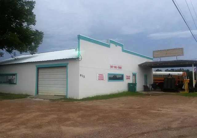 4th image of 613, 615 & 617 N Hwy 75, Willis, TX 77378 | MLS# 31157352