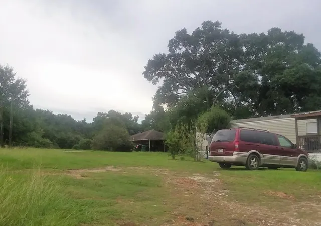 5th image of 613, 615 & 617 N Hwy 75, Willis, TX 77378 | MLS# 31157352