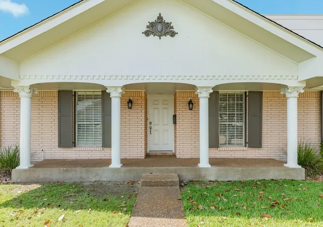 Photo 3 of Single family home for sale at 47 Adler Cir, Galveston, TX 77551 | MLS# 66207119 | Listing updated on 2026-07-29
