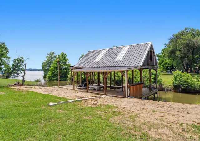 Homes for sale in Flint, TX | 16285 County Road 189 W, Flint, TX 75762 | MLS# 12572738