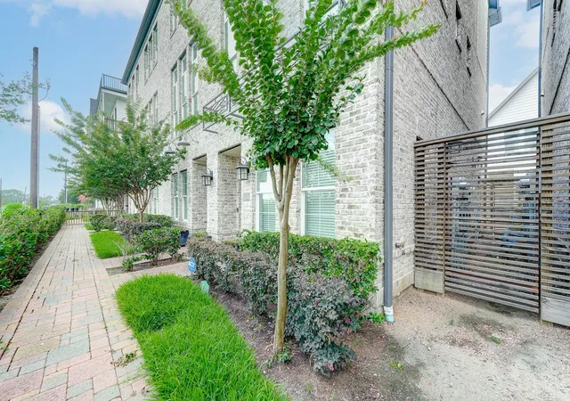 3rd image of 8648 Emnora Ln, Houston, TX 77080 | MLS# 28187668