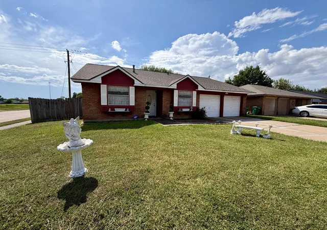 2nd image of 4103 Bermuda Dr, Pasadena, TX 77503 | MLS# 81151410
