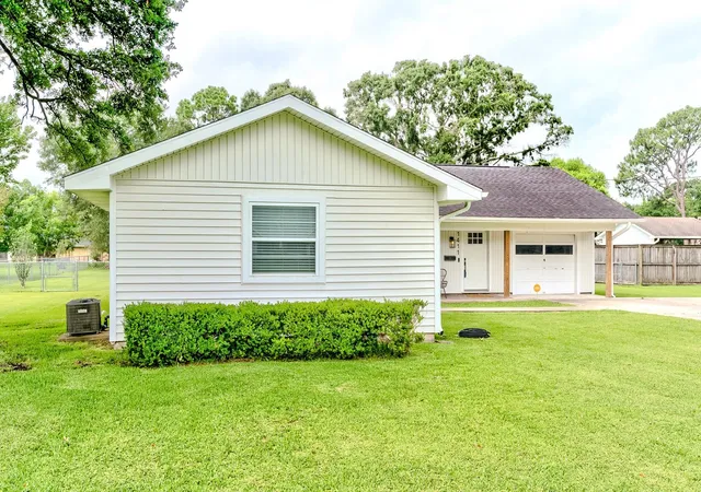 Homes for sale in Nederland, TX | 1411 N 17Th St, Nederland, TX 77627 | MLS# 81013654
