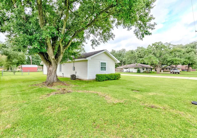 Homes for sale in Nederland, TX | 1411 N 17Th St, Nederland, TX 77627 | MLS# 81013654