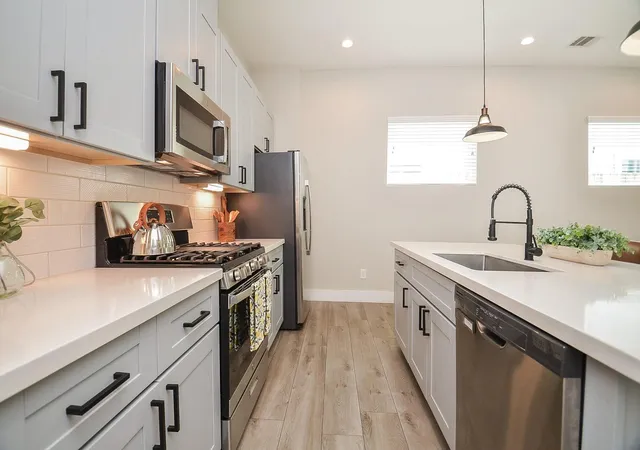 Photo 4 of Single family home for sale at 1223 W Tidwell Rd, Houston, TX 77091 | MLS# 19228471 | Listing updated on 2026-09-27