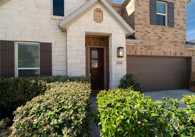 Photo 3 of Single family home for sale at 2214 Clements Shore Ln, La Porte, TX 77571 | MLS# 48255731 | Listing updated on 2026-08-28