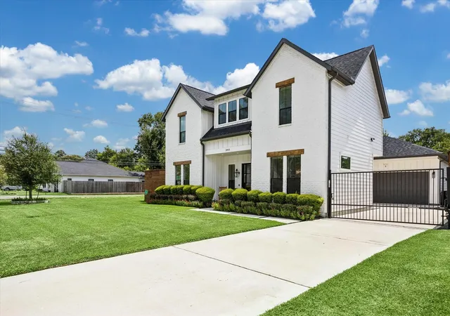 3rd image of 1803 Cheshire Ln, Houston, TX 77018 | MLS# 6906979